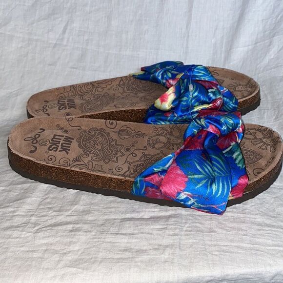 MUK LUK Faun Floral Slip On Sandal- 10 NWOT - Picture 3 of 7